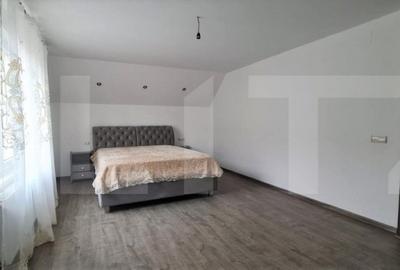 Casă cu 5 camere cu Garaj în Central - 13