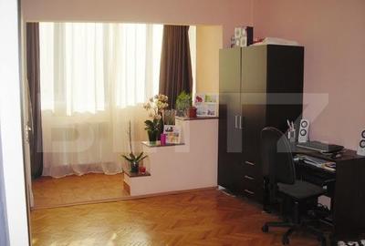 Apartament, 3 camere, decomandat, 70 mp, garaj, zona strazii Tasnad Apartament, 3 camere, decomandat, 70 mp, garaj, zona strazii Tasnad - 3