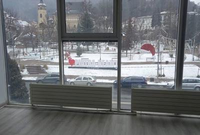 Spațiu comercial, de 400 mp, în Ultracentral - 7