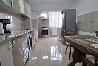 Apartament cu 3 camere decomandat, mobilat în Micro 3 - 10