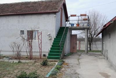 Casă cu 2 camere în Butoiești - 3