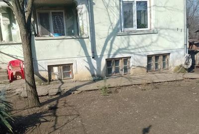 Casă cu Teren 1600 Mp în Cioroiași - 1