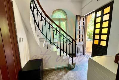 Oportunitate achizitie vila boiereasca 9 camere-Cotroceni- Singura in curte - 2