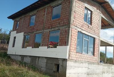 Casă cu 4 camere în Ciritei - 1