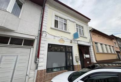 Vila interbelica inchiriata, la 5 minute de primarie! 0% comision