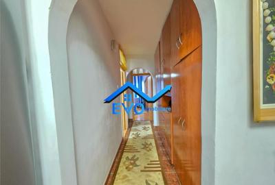 Apartament cu 3 camere, decomandat, parter, zona Frumoasa , - 3