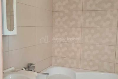 Casă cu 12 camere cu Teren 1000 Mp în Români - 9