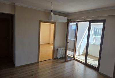 Apartament cu 3 camere decomandat în Decebal - 3