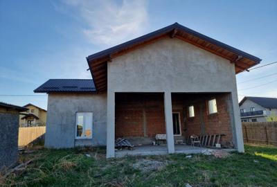 Casă cu 3 camere în Cornești - 2