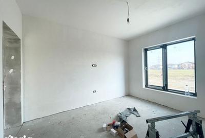 Casă cu 3 camere cu Teren 344 Mp în Central - 2