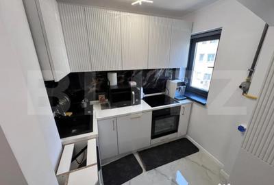 Apartament cu 3 camere decomandat, mobilat în Micro 6 - 2
