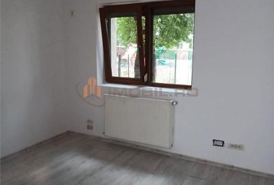 Apartament cu 4 camere decomandat în Alexandru cel Bun - 16