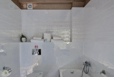 Studio 1 camera White Tower Mamaia - 4