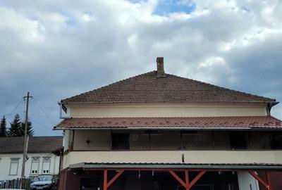 Casă cu 5 camere cu Teren 1579 Mp în Central - 6