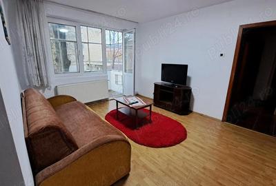 Apartament cu 3 camere semidecomandat în Central - 2