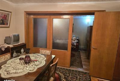 Casă cu 4 camere în Ungureni - 1