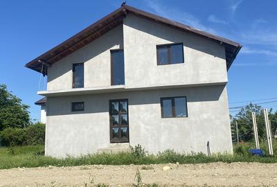 Casă cu 4 camere în Lazuri - 7
