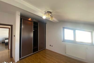 Casă cu 8 camere cu Canalizare în Dobroești - 11