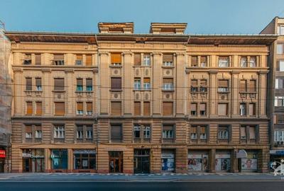 Apartament cu 3 camere în P-ța Victoriei