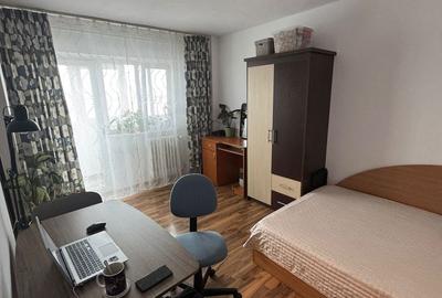 Garsonieră decomandată în Sud