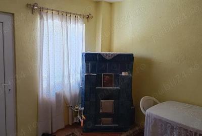 Casă cu 5 camere în Poiana - 1