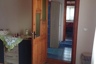 Casa gata de locuit cu teren generos plus o casa batraneasca - 6