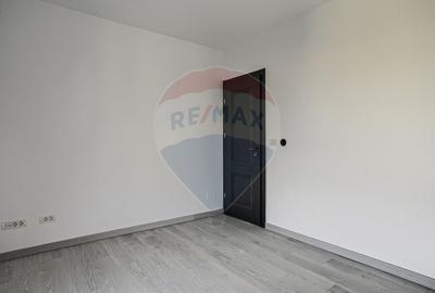 Apartament cu 3 camere decomandat în UTA - 3