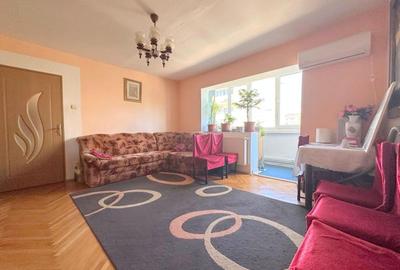Apartament cu 3 camere semidecomandat, mobilat în Lipovei