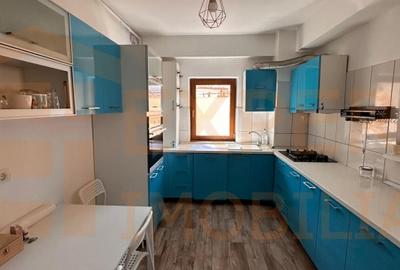Apartament cu 2 camere decomandat în Casa de Cultură
