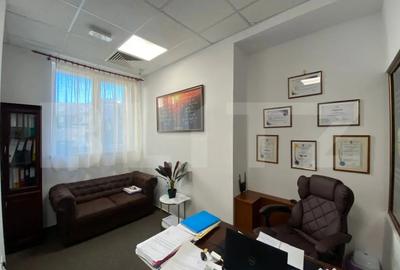 Spațiu comercial, de 224 mp, în Central - 3