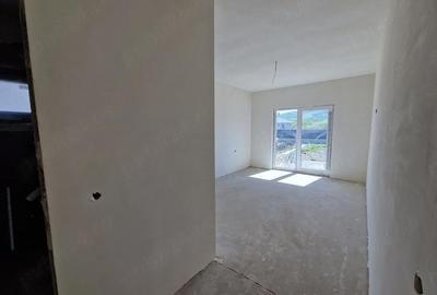Casă cu 7 camere cu Teren 600 Mp în Central - 7
