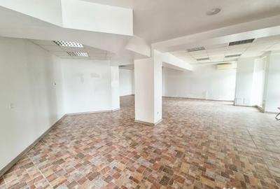 Spațiu comercial, de 93 mp, în Central - 3