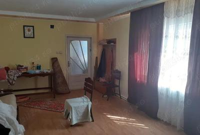 Casă cu 6 camere în Chercea - 1
