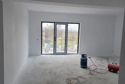 Casă cu 3 camere cu Teren 480 Mp în Agigea - 2