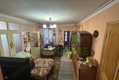 Apartament cu 4 camere semidecomandat în Dealul Cetății - 3