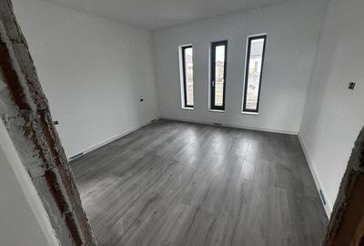 Casă cu Teren 583 Mp în Șag - 3