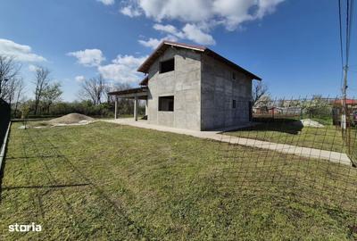 Casă cu 4 camere în Vânători - 12