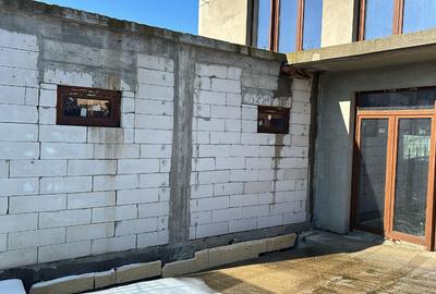 Casă cu 5 camere cu Teren 800 Mp în Schitu - 8