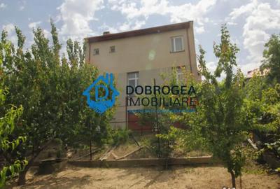 Casă cu 2 camere cu Teren 1500 Mp în Central - 1