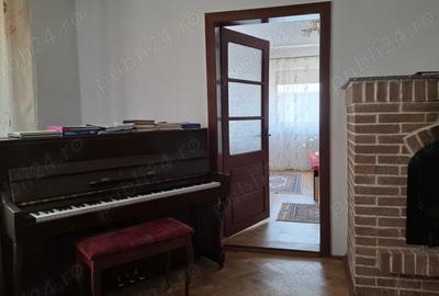 Casă cu 6 camere cu Teren 495 Mp în Central