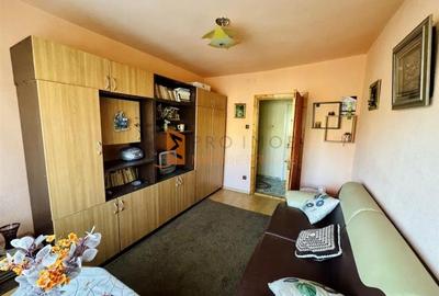 Apartament cu 3 camere decomandat, mobilat în Micro 14 - 4