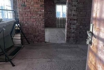 Casă individuală cu 5 camere cu Canalizare în Solidarității - 7