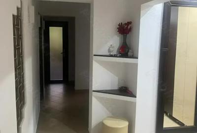De vanzare Apartament 4 camere - 1
