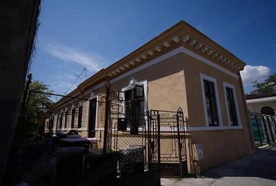 Casă cu 3 camere cu Teren 220 Mp în Parcul Carol - 1