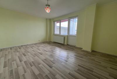 Apartament cu 2 camere decomandat în Gojdu