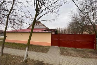 Casă cu 4 camere cu Teren 500 Mp în Nădab - 2
