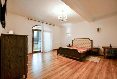 Casă individuală cu 6 camere cu Canalizare în CET - 25