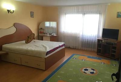 Casă cu 6 camere în Bucium - 7