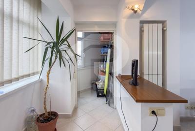 Vanzare apartament 3 camere – Ultracentral, Bloc Scala, Bd. Magheru - 16