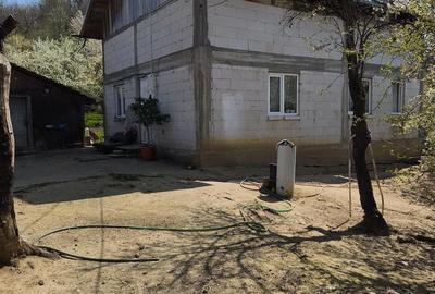 Casă cu 2 camere cu Teren 3000 Mp în Central - 8